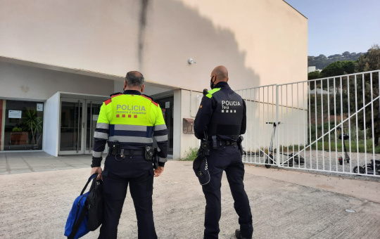 La Policia Local de Teià deté tres persones per un presumpte intent de robatori en una finca en obres