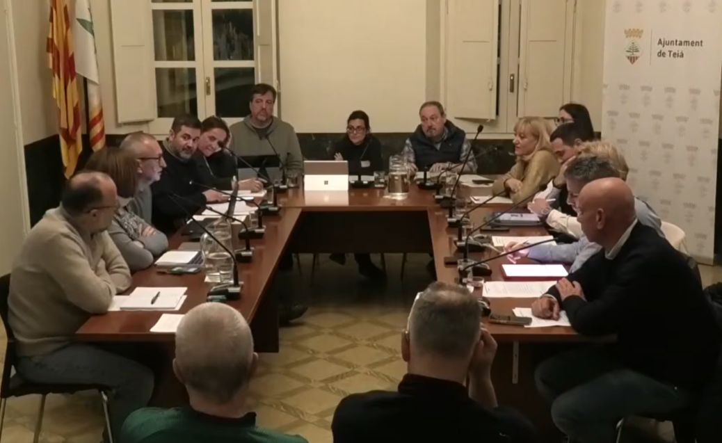 El Ple de Teià aborda la gestió municipal i la incorporació d’un nou fons cultural per a la Biblioteca de Can Llaurador