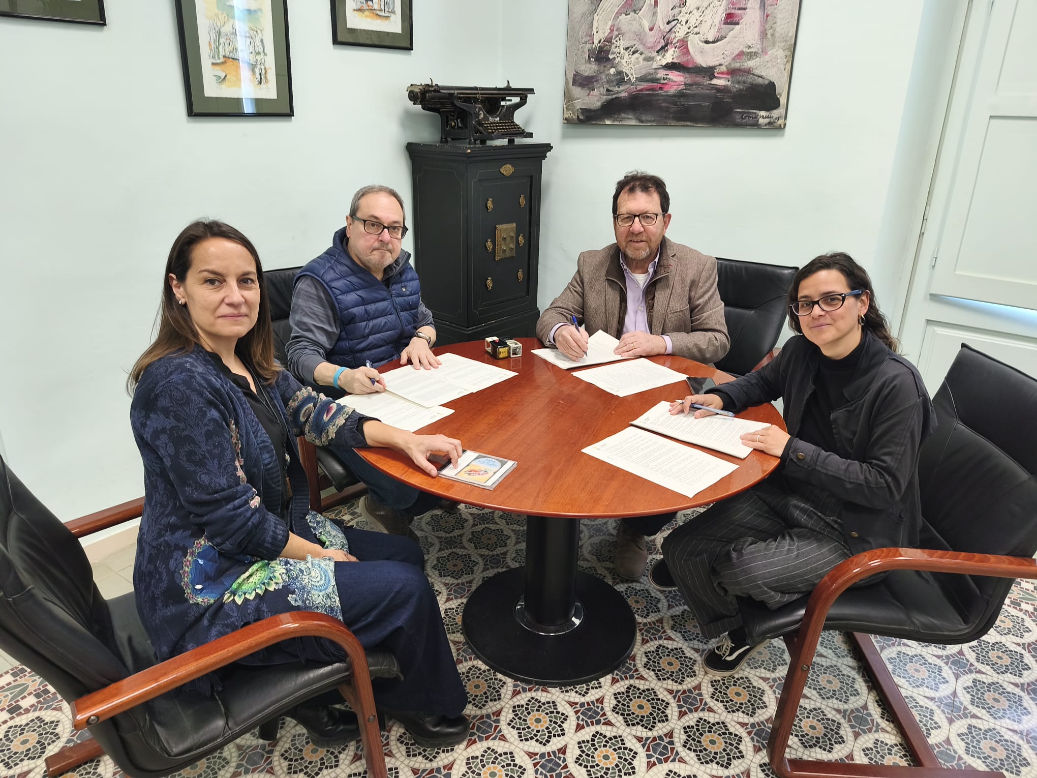 Teià incorpora un fons únic sobre la llengua i la cultura de l’Alguer a la Biblioteca de Can Llaurador