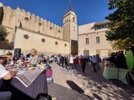 09_Esglèsia_Sant_Martí_-_Teià.jpg